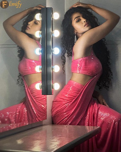 Anupama is going crazy with glamour.