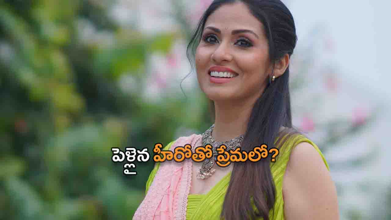 Actress Sada in love with a married hero?