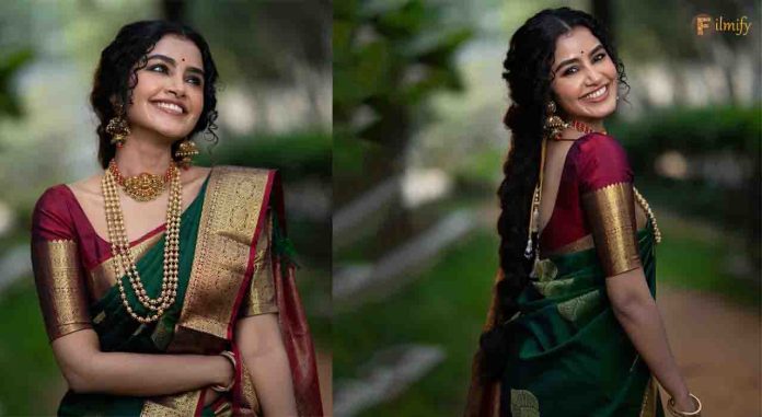Capturing Tollywood Actress Anupama Parameswaran's Timeless Traditional Aesthetic
