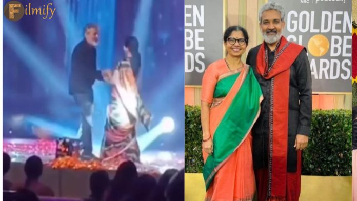 rajamouli rajamouli-steps-with-his-wife-on-the-stage