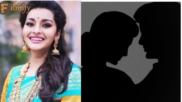 Renudesai:Fall at first sight.. Love story revealed..!