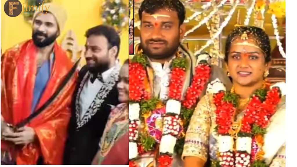 Vijay deverakonda: The rowdy hero who wielded a knife at the bodyguard's wedding... Photos goes viral..!